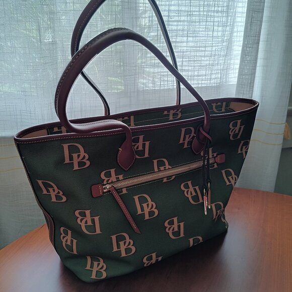 Dooney & Bourke Green Signature Logo Large Pebble Grain Leather Tote - Picture 2 of 16